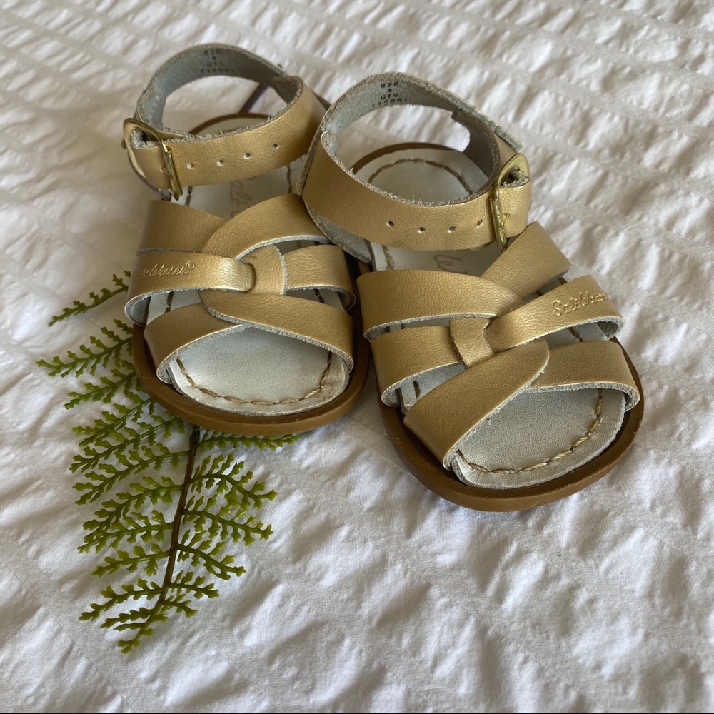 Saltwater sandals toddler/baby size 4